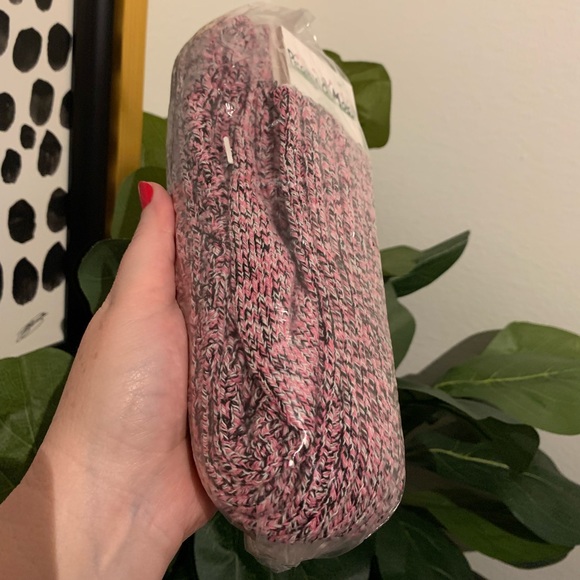 Thigh High Luxury Cable Knit Socks - Picture 14 of 14